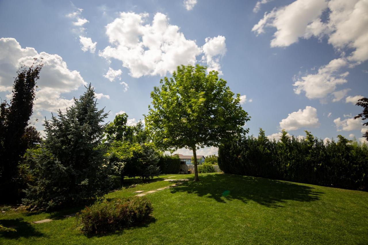 Kubiq Residence Giarmata Exterior photo