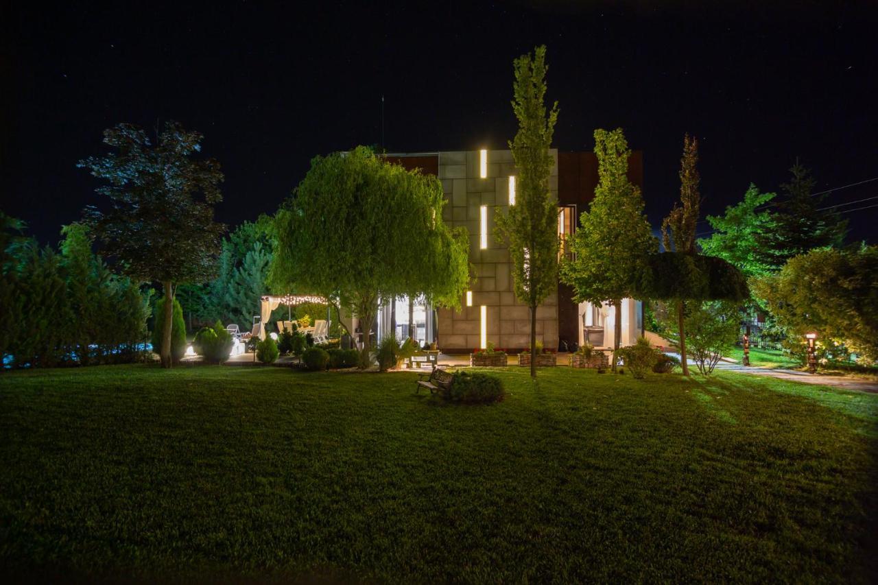 Kubiq Residence Giarmata Exterior photo